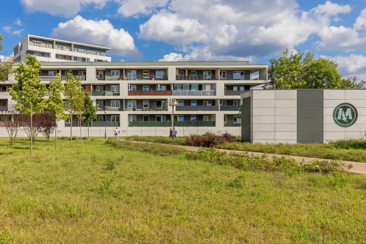 Metro Targowek Spacious Apartment With Parking By Noclegi Renters Varsovia Exterior foto