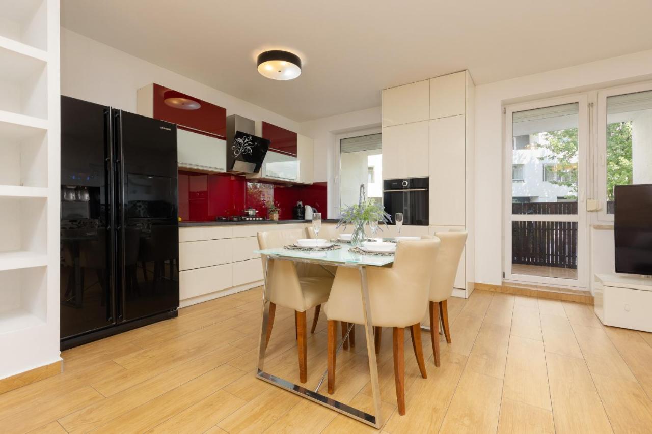 Metro Targowek Spacious Apartment With Parking By Noclegi Renters Varsovia Exterior foto